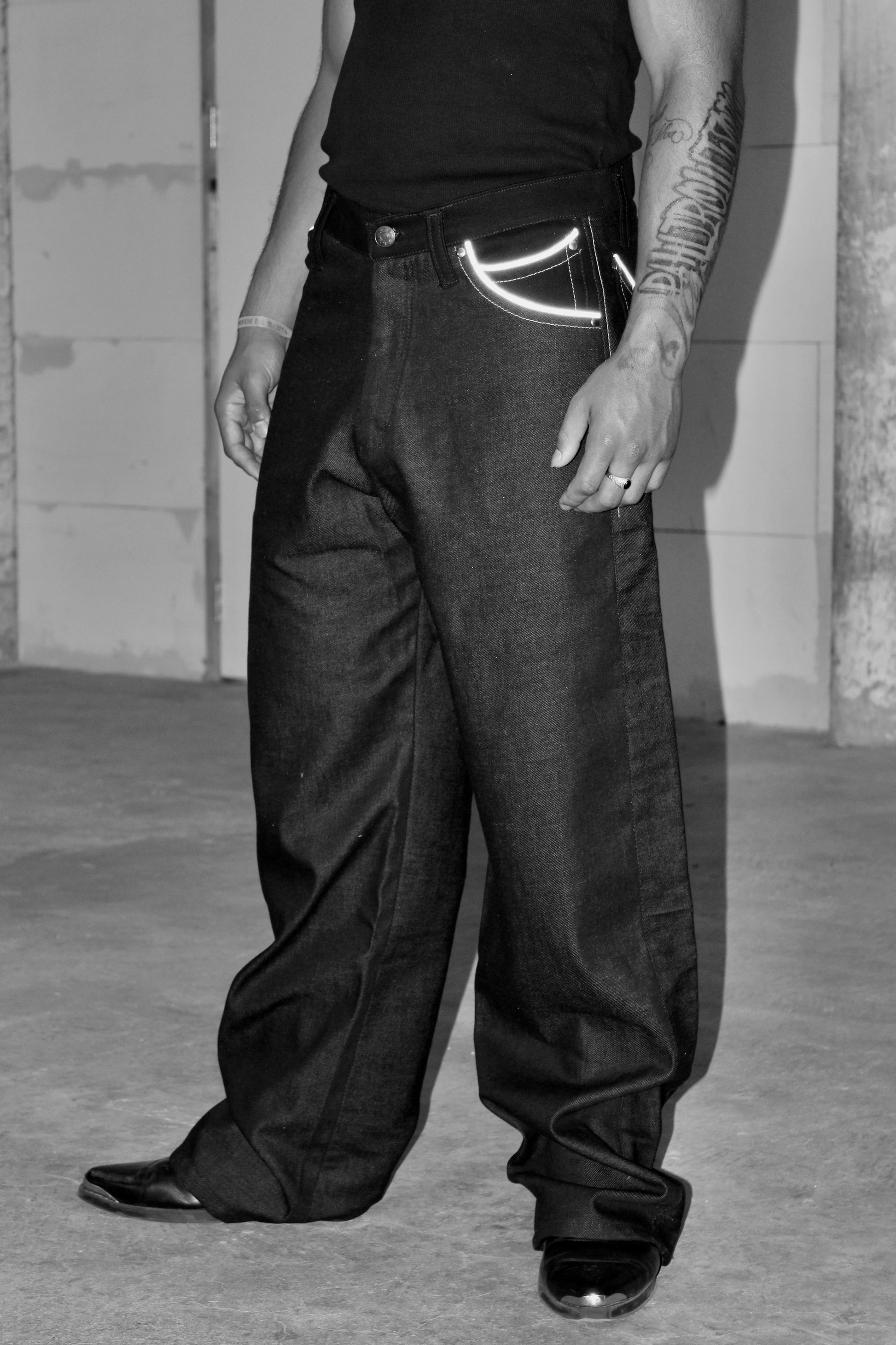 LM 1.0 SIGNATURE DENIM JEANS