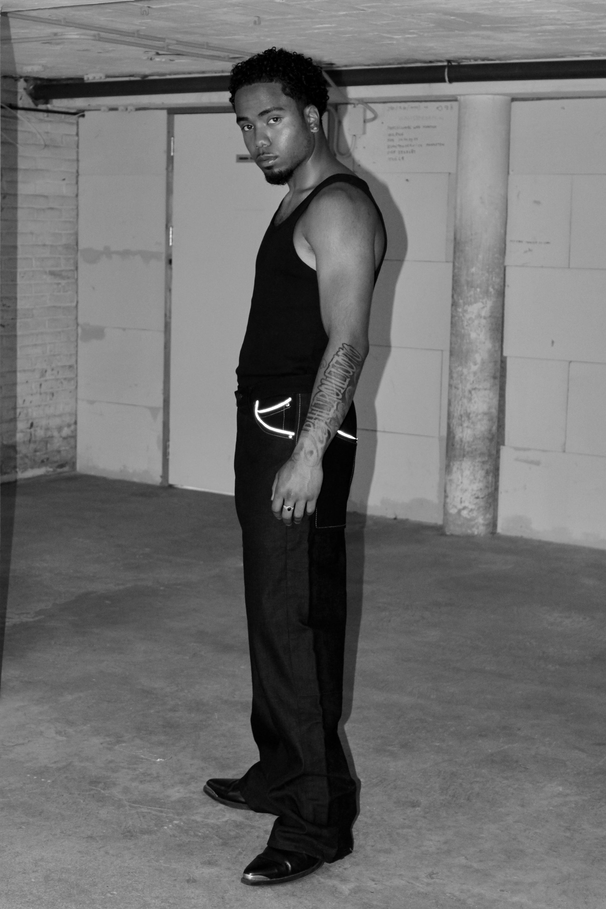 LM 1.0 SIGNATURE DENIM JEANS